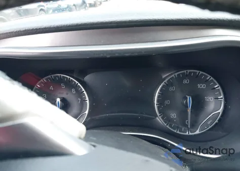 2019 Chrysler Pacifica Limited z USA, uszkodzony, nr VIN 2C4RC1GG0KR551948